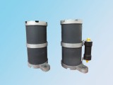 WF-LXQ型、WF-LXQ(B)型一次消諧裝置，是安裝在6～35kV PT一次繞組Y0接線(xiàn)中性點(diǎn)與地之間的高容量非線(xiàn)性元件，起阻尼與限流的作用。該消諧裝置完全符合現(xiàn)行電力部標(biāo)準(zhǔn)DL/T 620— 1997《交流電氣裝置的過(guò)電壓保護(hù)和絕緣配合》第4.1.5 條中的規(guī)定，可以起到良好的限制電壓互感器鐵磁諧振的效果。